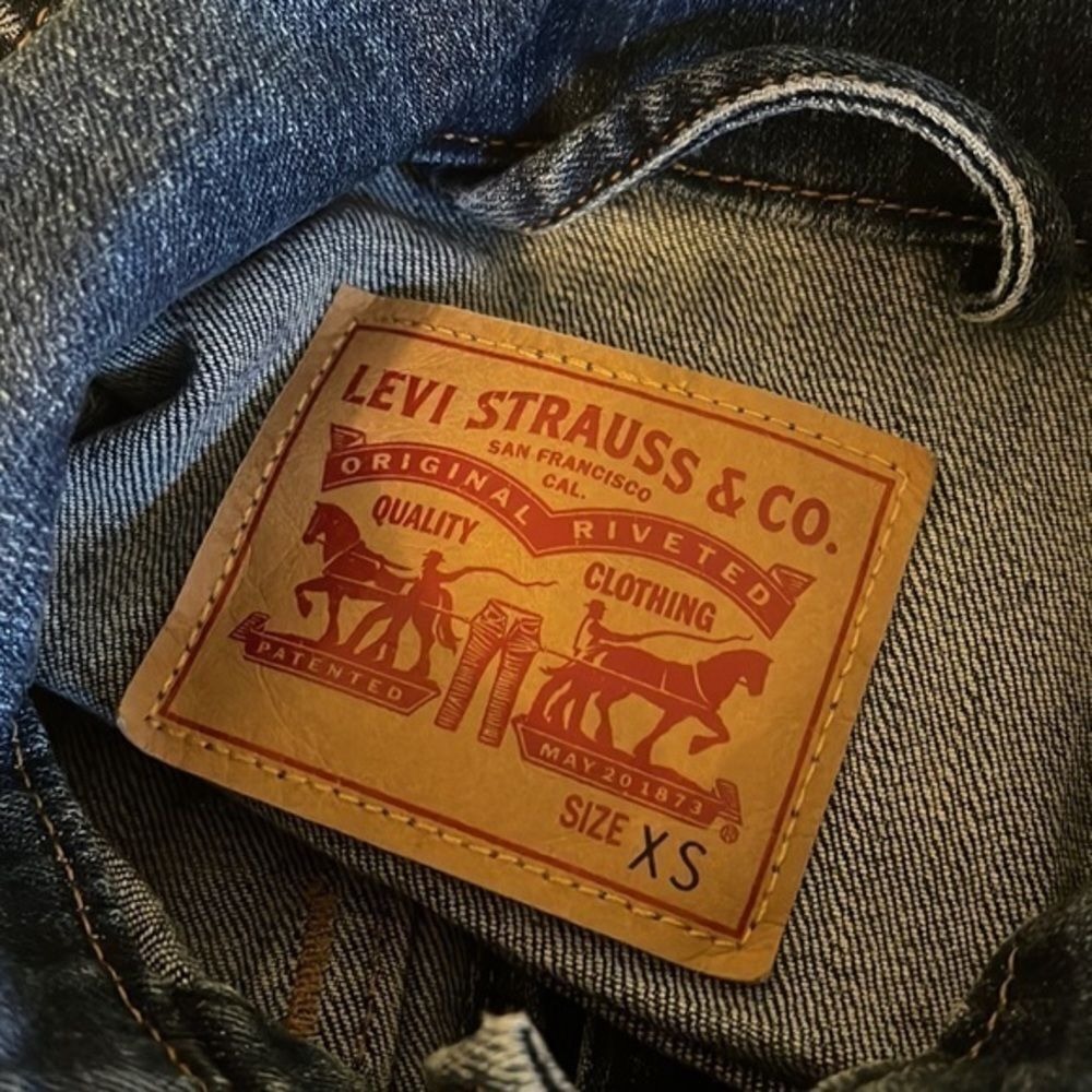 Levi Strauss Denim Jacket Women's size XS - Picture 6 of 6